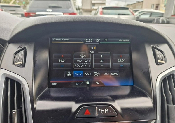 Ford Focus cena 25990 przebieg: 279444, rok produkcji 2012 z Staszów małe 497